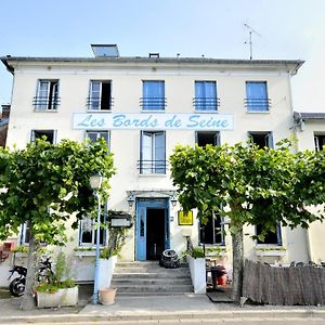Logis Hotel & Restaurant - Les Bords De Seine